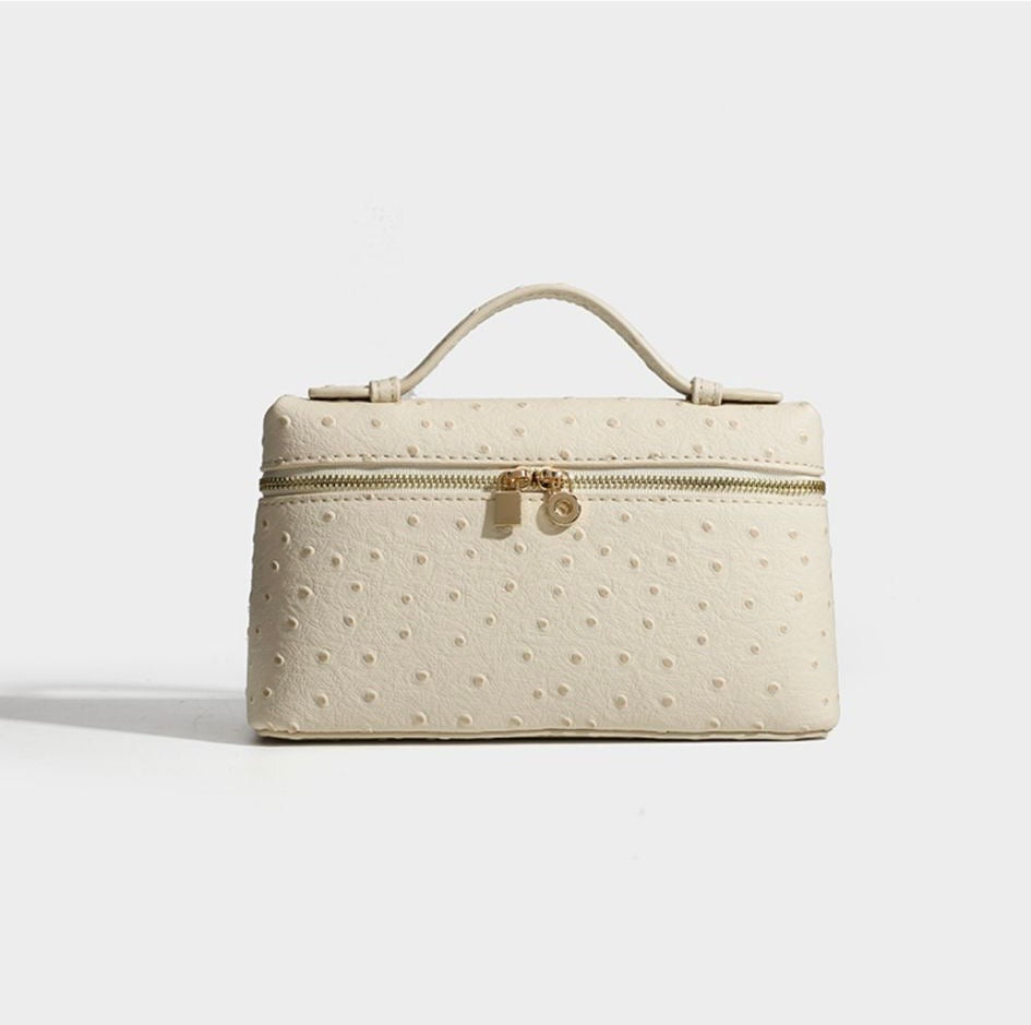 LÉNA « WITHE AUTRUCHE »