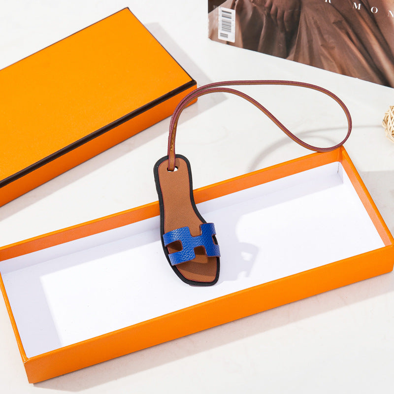 CHARM « SANDALE BLEU ÉLECTRIQUE »