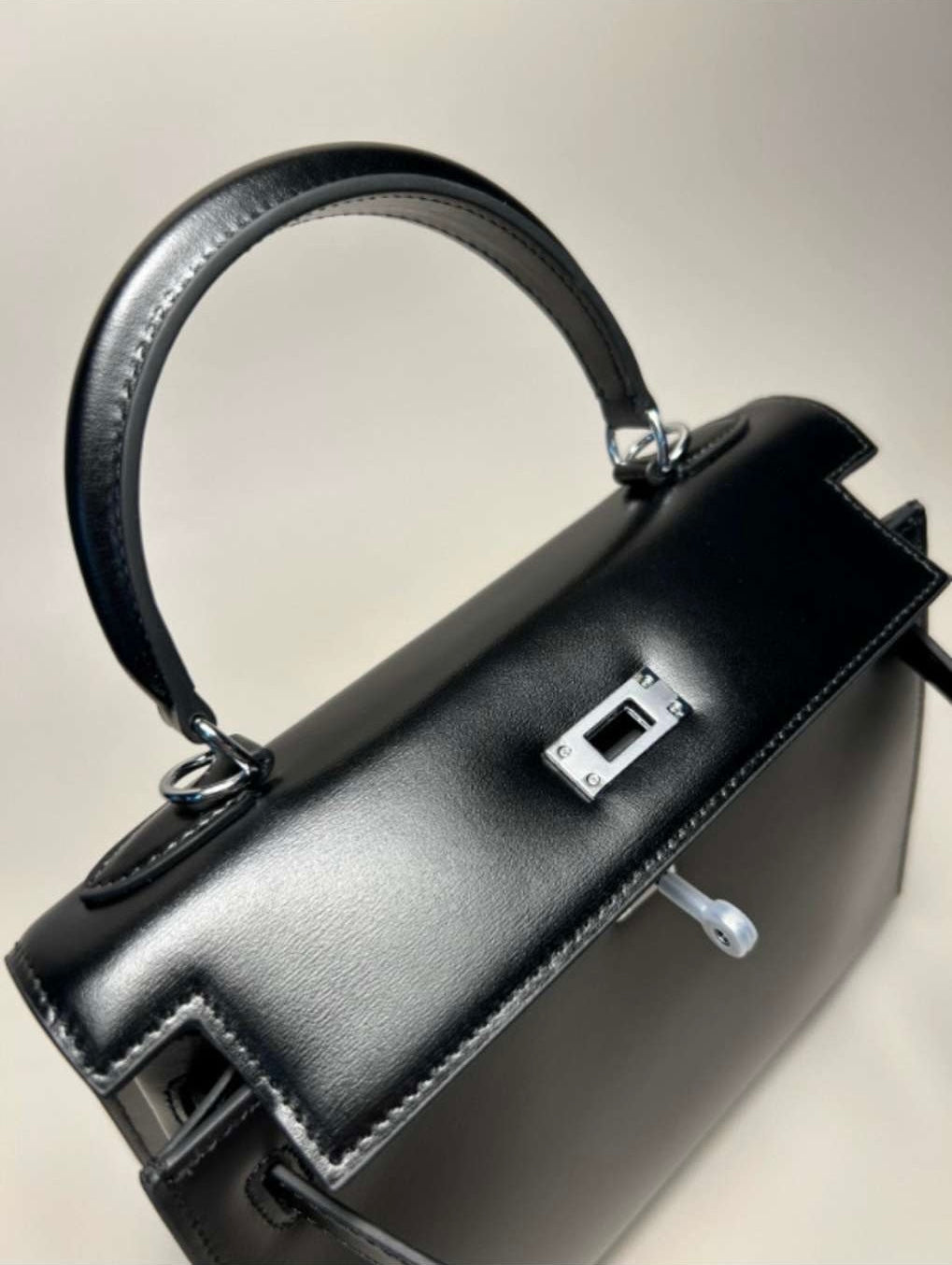 MIYA « BLACK GLOSS »